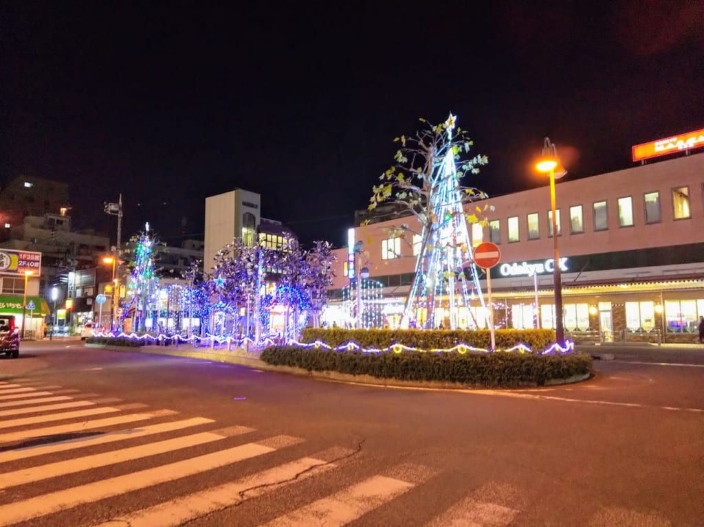 南林間駅前に灯るイルミネーション