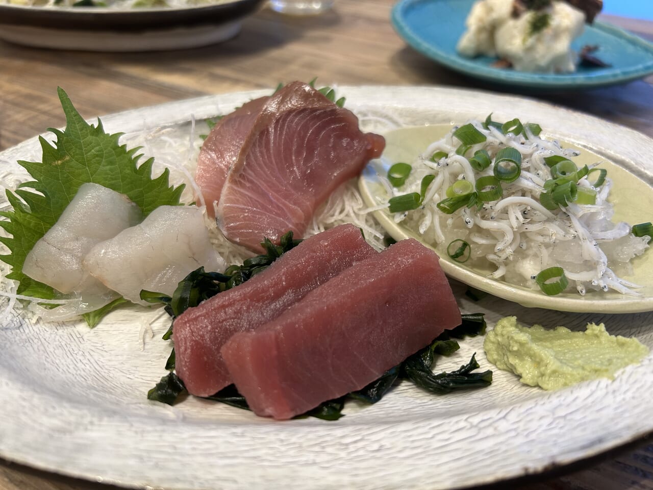 いまがわ食堂の刺身の盛り合わせ