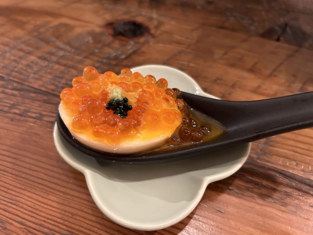 大和ダイニングゆるっとの半熟卵といくらとうに