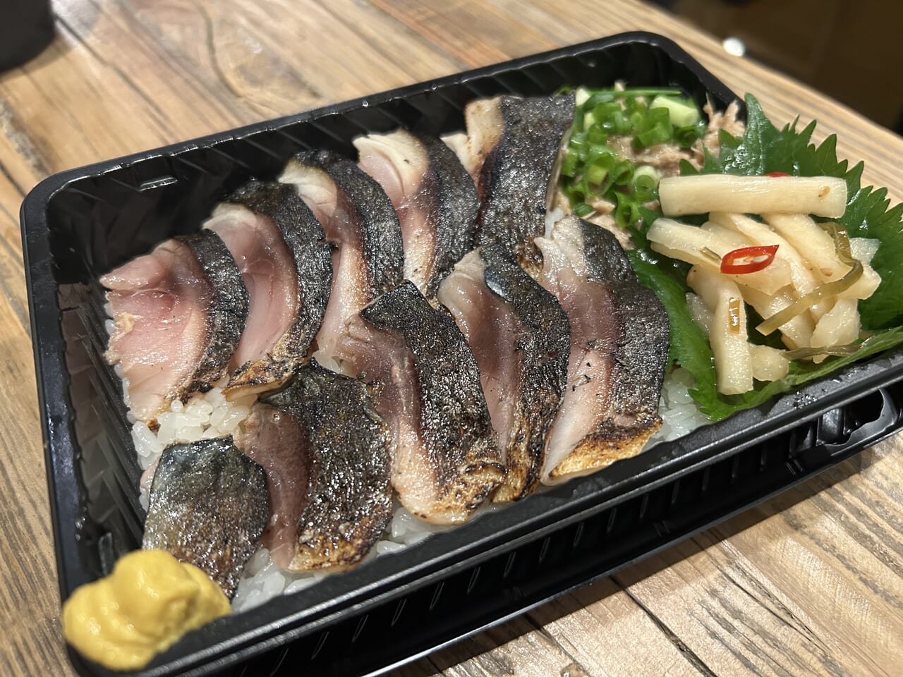 いまがわ食堂の大とろ炙りさば弁当