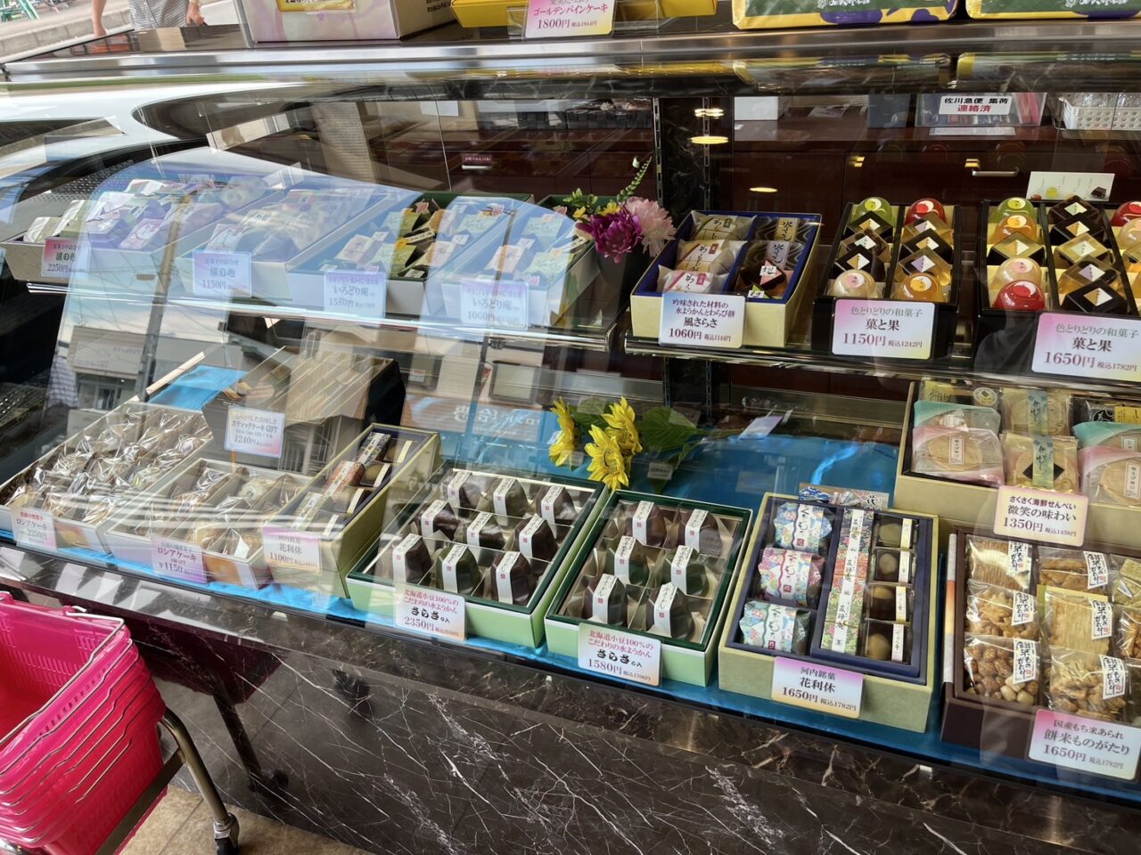 一茶で販売されている箱詰めの菓子
