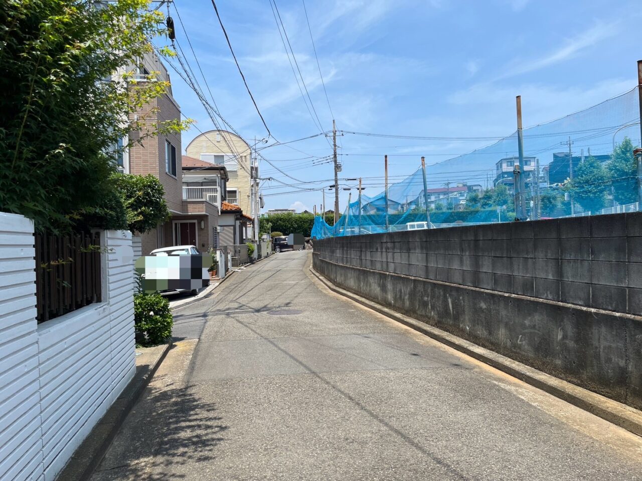 道路標識が設置された道2