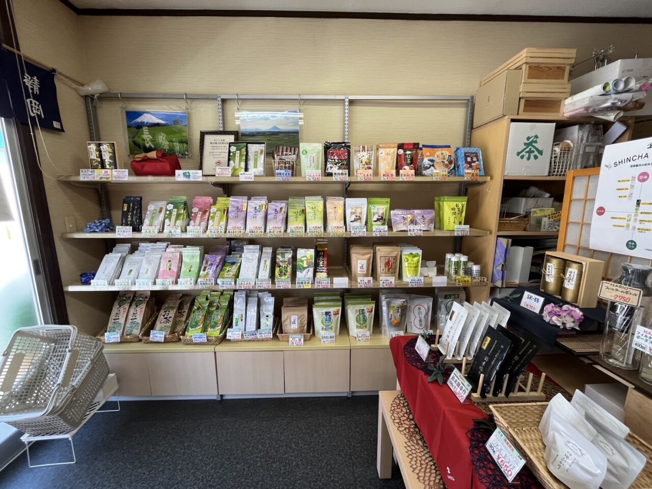 長峰製茶の店内